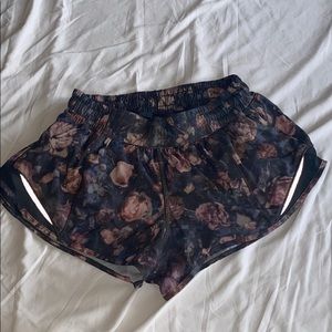 Lululemon Women’s Hotty Hot Shorts